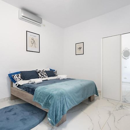 Blue-Line-Apartment-Unirii 부쿠레슈티 외부 사진