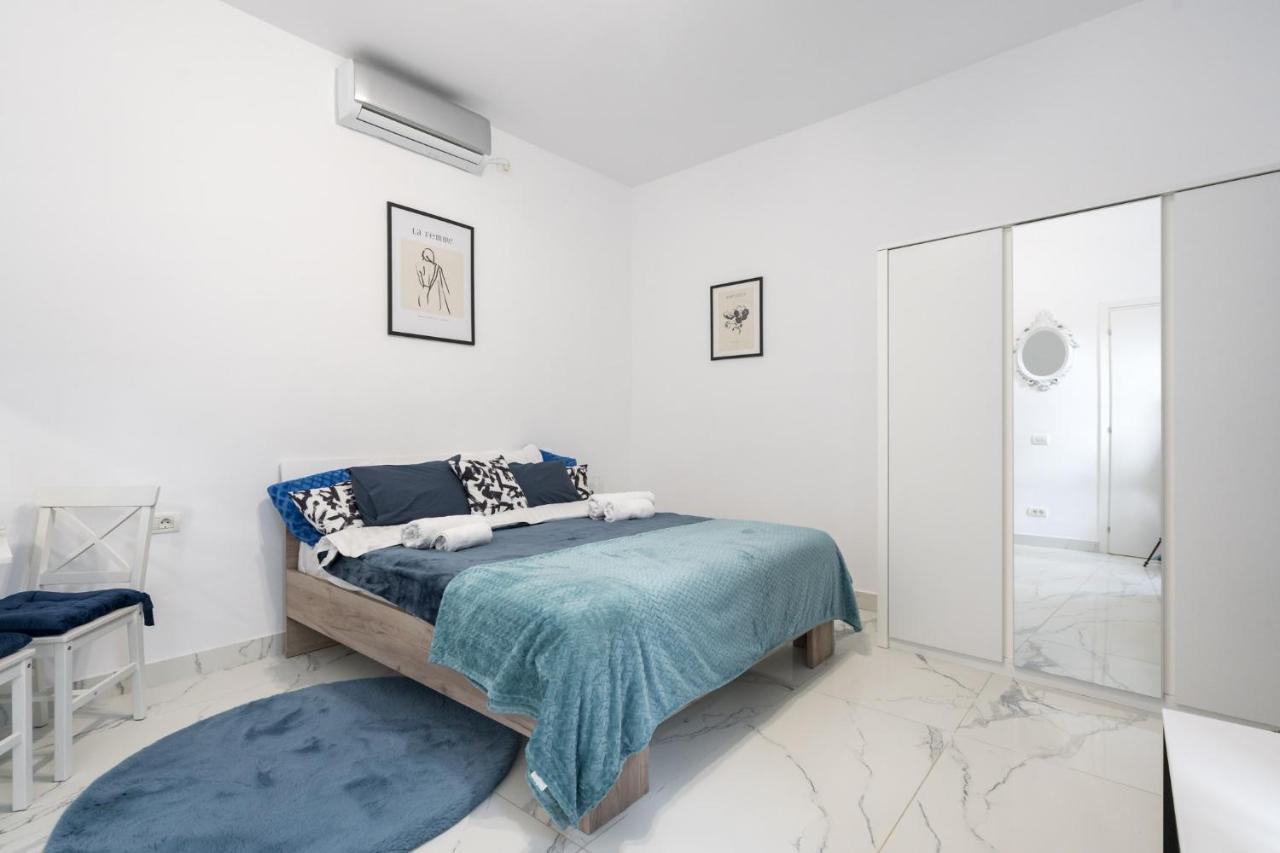 Blue-Line-Apartment-Unirii 부쿠레슈티 외부 사진